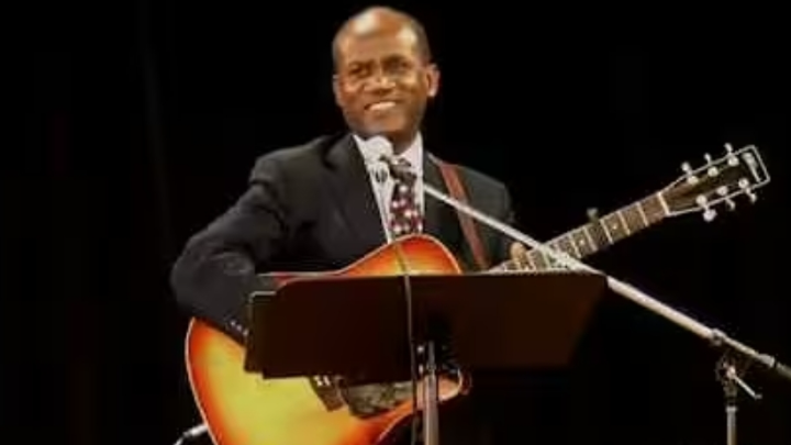 እግዚአብሔር ነው ተስፋ ያደረኩት - ተስፋዬ ጋቢሶ cover